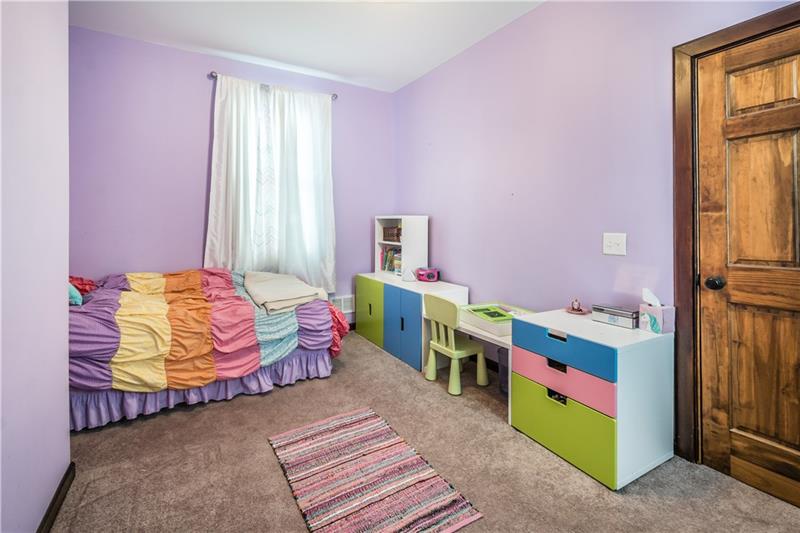 744 Greentree Road Pittsburgh, PA 15220 - Photo 17 of 25 Gallery Image 17