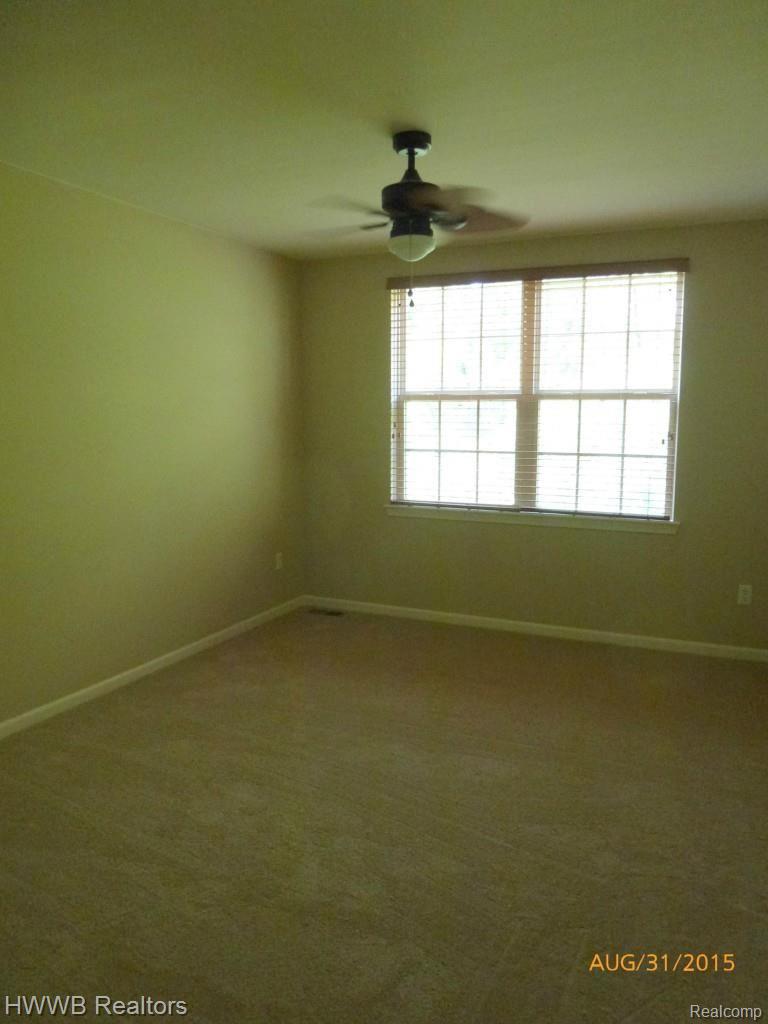 2266 Preserve Lane, Unit 30 Rochester, MI 48309 - Photo 29 of 44 Bedroom #2 Upstairsw/WIC