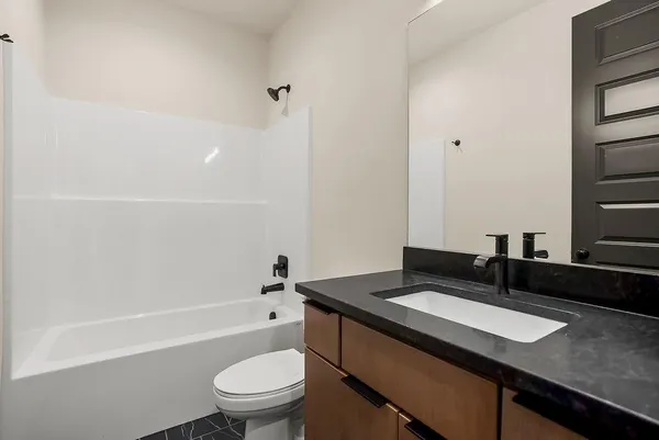 $690,000 | 15665 West 165th Street, Olathe, KS 66062