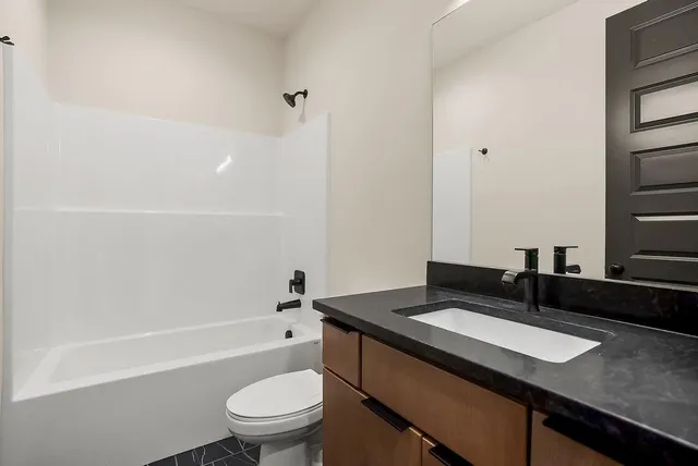 $700,000 | 15665 West 165th Street, Olathe, KS 66062