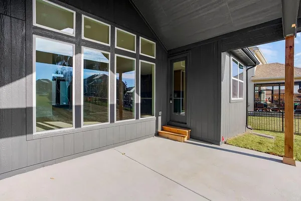 $690,000 | 15665 West 165th Street, Olathe, KS 66062