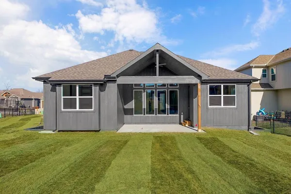 $690,000 | 15665 West 165th Street, Olathe, KS 66062