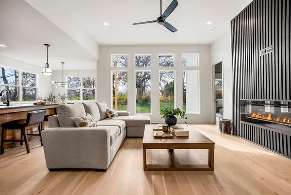 $690,000 | 15665 West 165th Street, Olathe, KS 66062