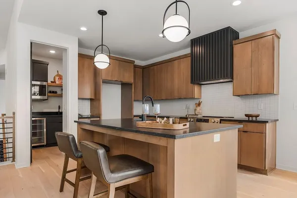 $690,000 | 15665 West 165th Street, Olathe, KS 66062