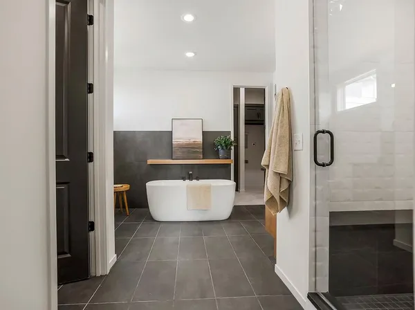 $690,000 | 15665 West 165th Street, Olathe, KS 66062