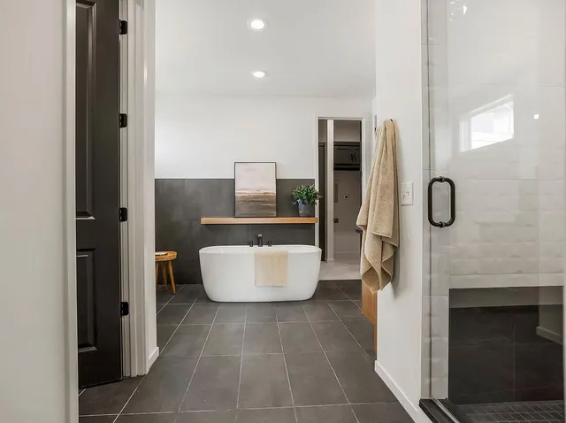 $700,000 | 15665 West 165th Street, Olathe, KS 66062