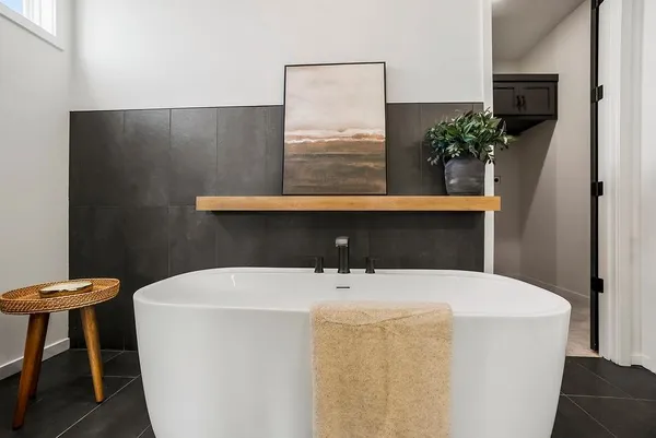 $690,000 | 15665 West 165th Street, Olathe, KS 66062