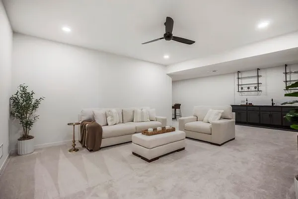 $690,000 | 15665 West 165th Street, Olathe, KS 66062