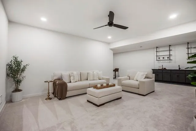 $700,000 | 15665 West 165th Street, Olathe, KS 66062