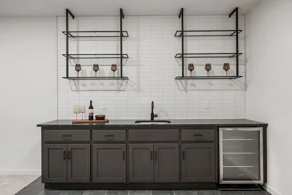 $690,000 | 15665 West 165th Street, Olathe, KS 66062