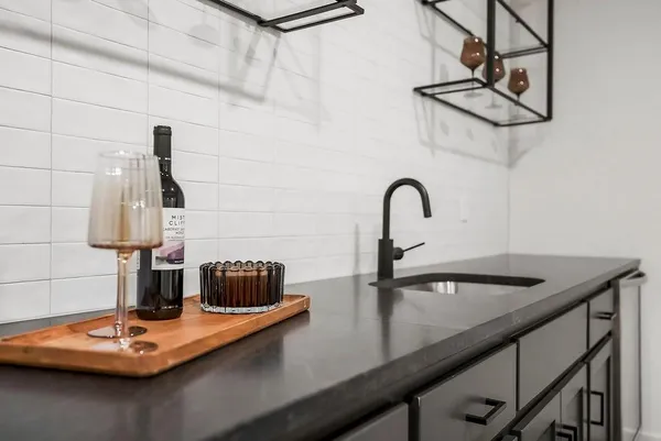 $690,000 | 15665 West 165th Street, Olathe, KS 66062