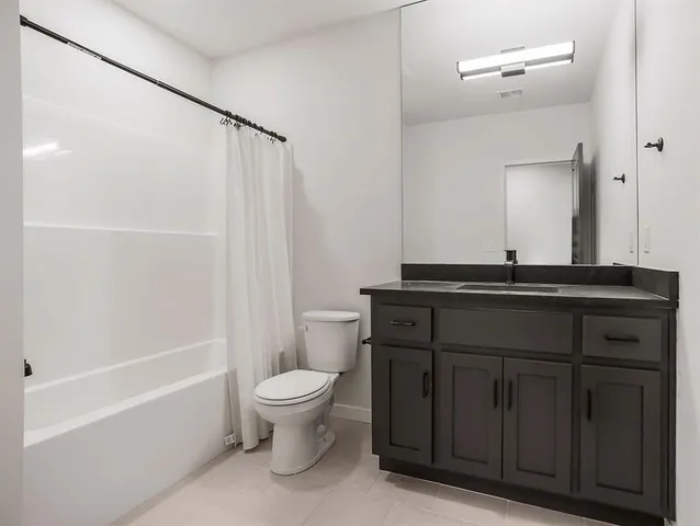 $700,000 | 15665 West 165th Street, Olathe, KS 66062