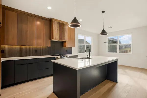 $690,000 | 15665 West 165th Street, Olathe, KS 66062