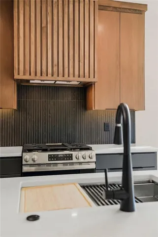 $700,000 | 15665 West 165th Street, Olathe, KS 66062