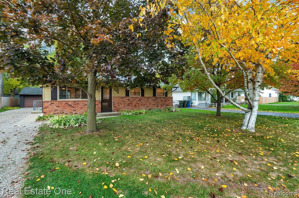 2550 Longview Avenue Rochester Hills, MI 48307 - Photo 2 of 40