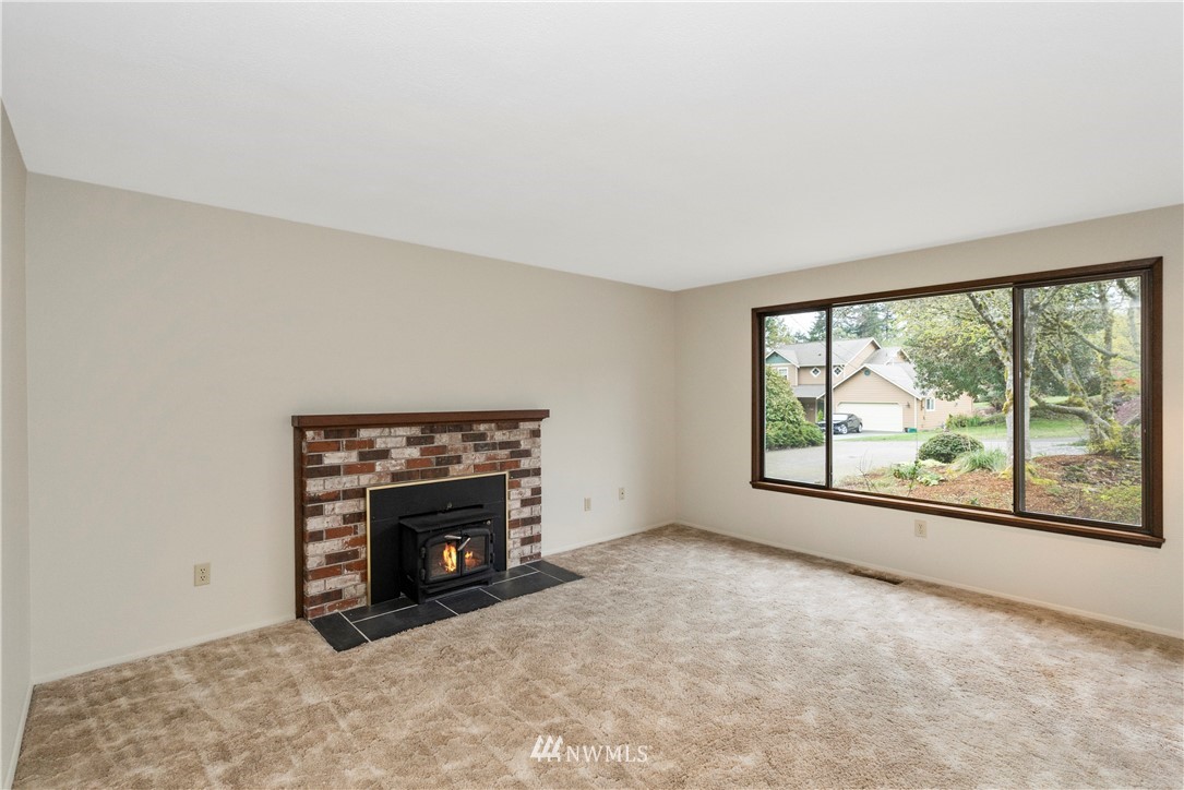 2108 Northeast Ivy Road Bremerton, WA 98310 - Photo 4 of 18 Gallery Image 4
