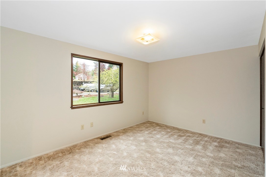 2108 Northeast Ivy Road Bremerton, WA 98310 - Photo 8 of 18 Gallery Image 8