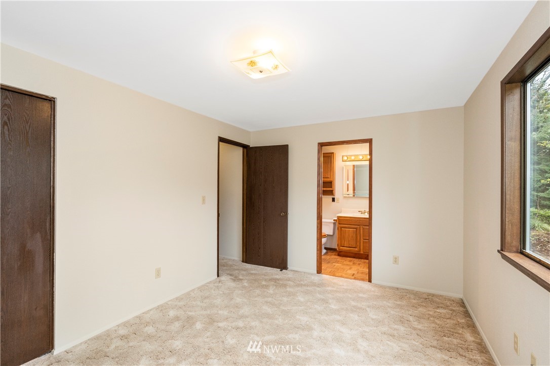 2108 Northeast Ivy Road Bremerton, WA 98310 - Photo 10 of 18 Gallery Image 10