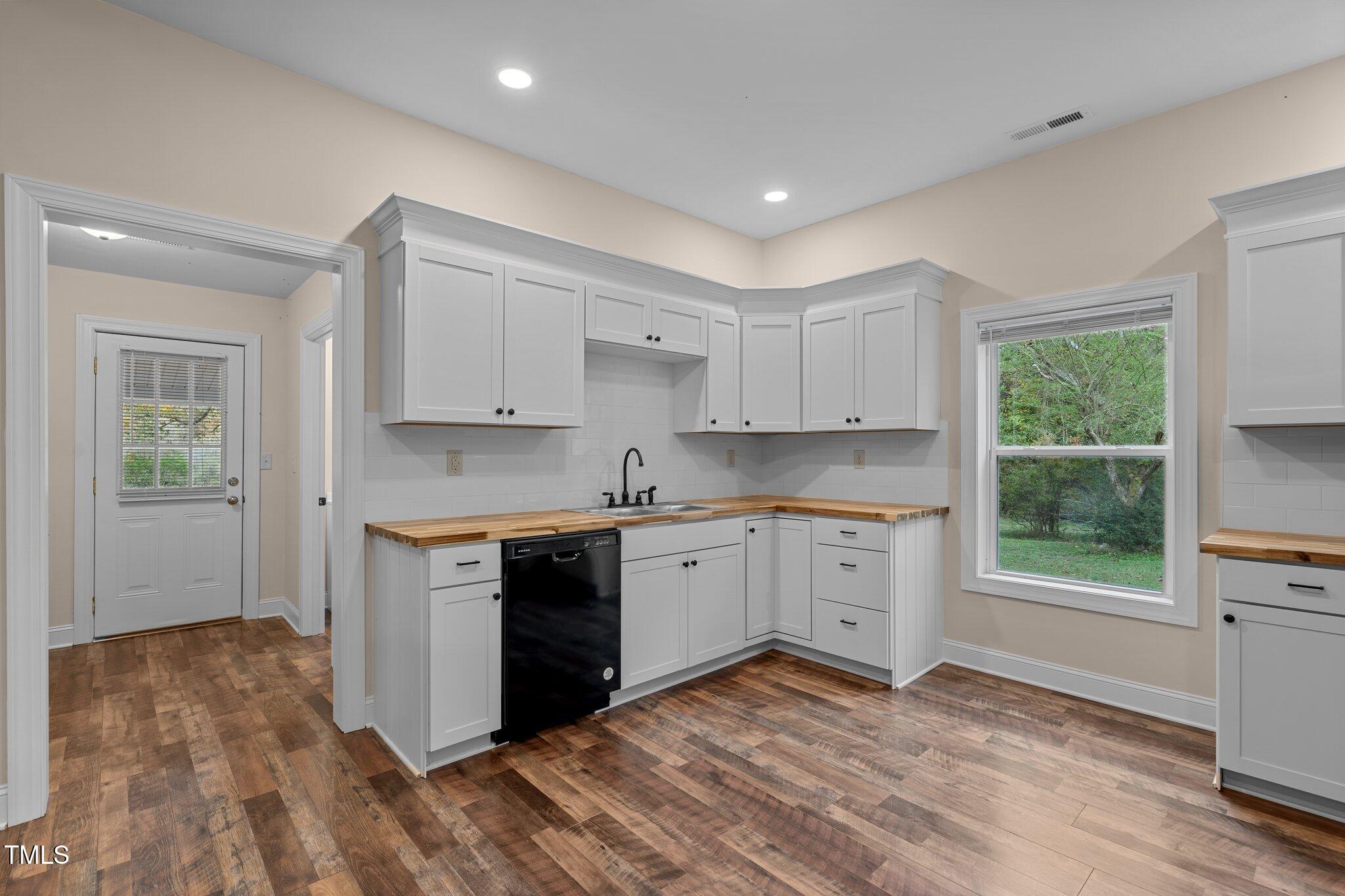 2883 Putnam Glendon Road Carthage, NC 28327 - Photo 16 of 64 Kitchen Facing the Back Door