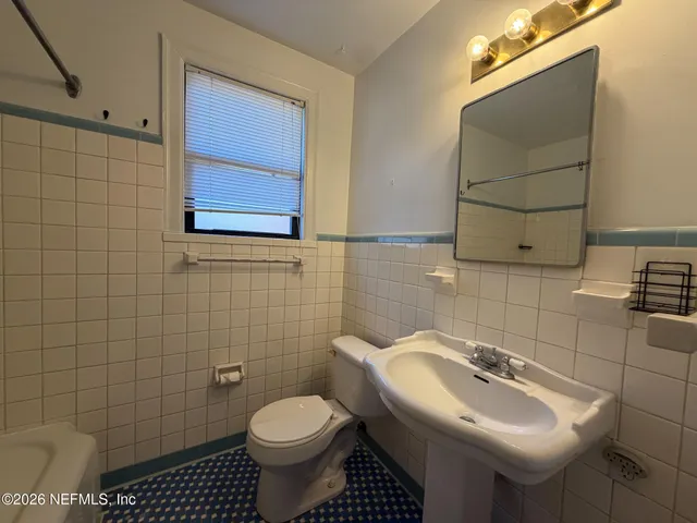 $1,400 | 1733 River Road, Unit 4, Jacksonville, FL 32207