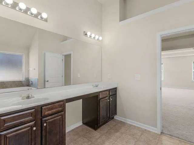 $2,300 | 2325 Braelin Loop, McDonough, GA 30253