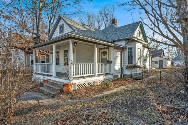 $98,900 | 130 Southwest Fillmore Street, Topeka, KS 66606