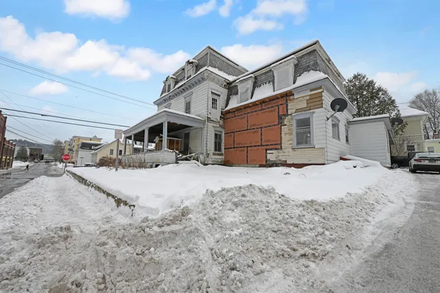 $225,000 | 277 Summer Street, St. Johnsbury, VT 05819