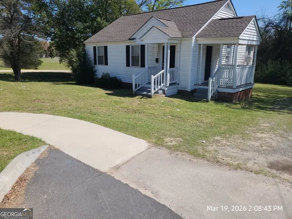 $900 | 802 West Moore Street, Dublin, GA 31021