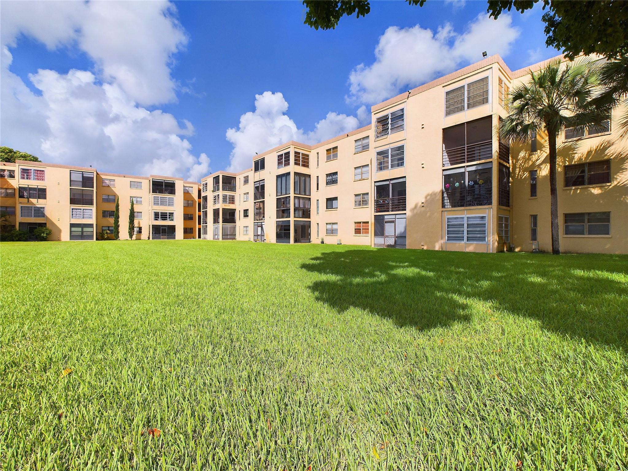 9370 Southwest 8th Street, Unit 301 Boca Raton, FL 33428 - Photo 35 of 38 Photo 35