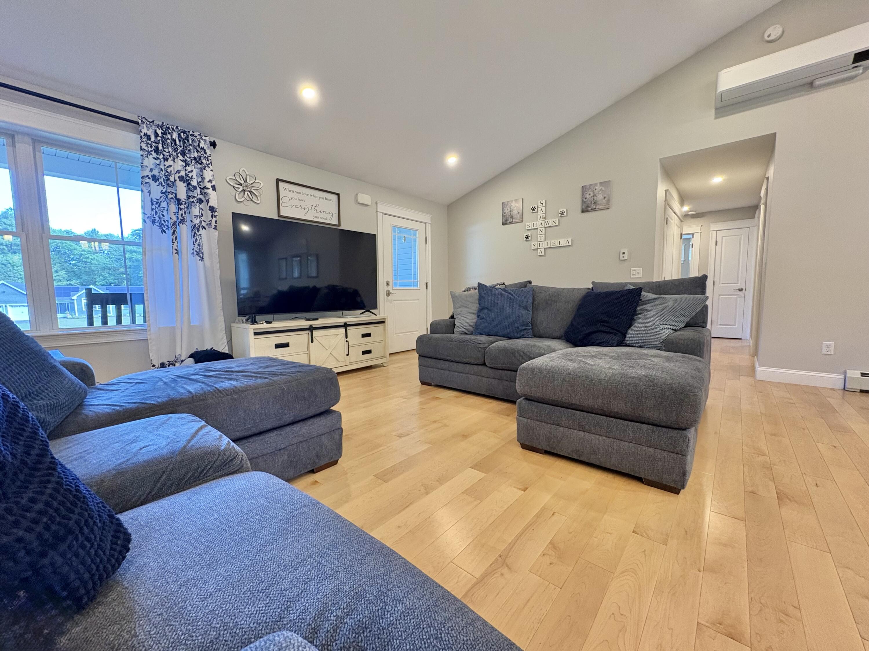 35 Quail Ridge Standish, ME 04084 - Photo 15 of 54 Living room