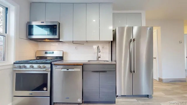 $2,895 | 24-40 86th Street, Unit 2F | Jackson Heights