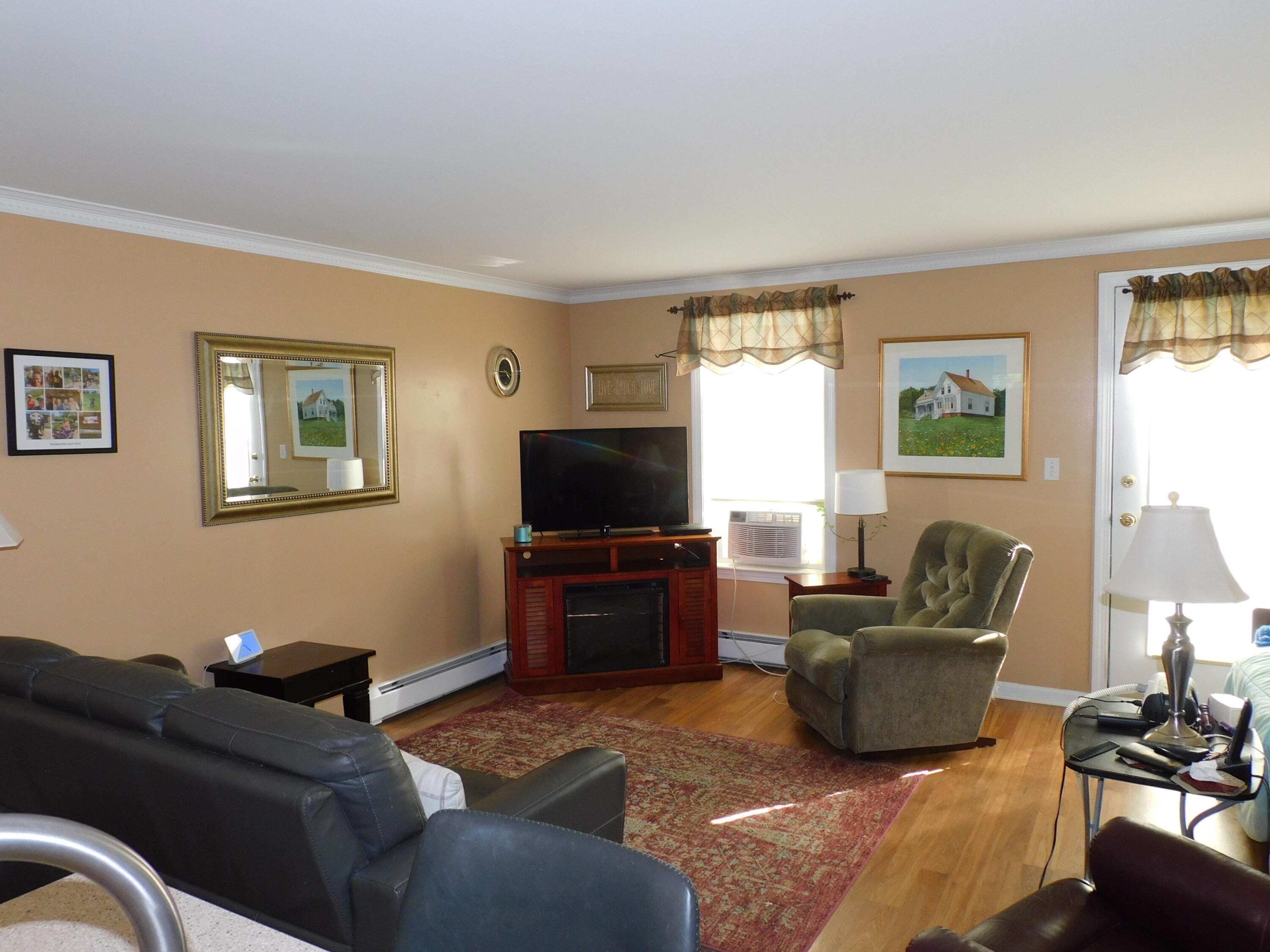 3 Elizabeth Road, Unit 3 South Berwick, ME 03908 - Photo 4 of 27 DSCN0950