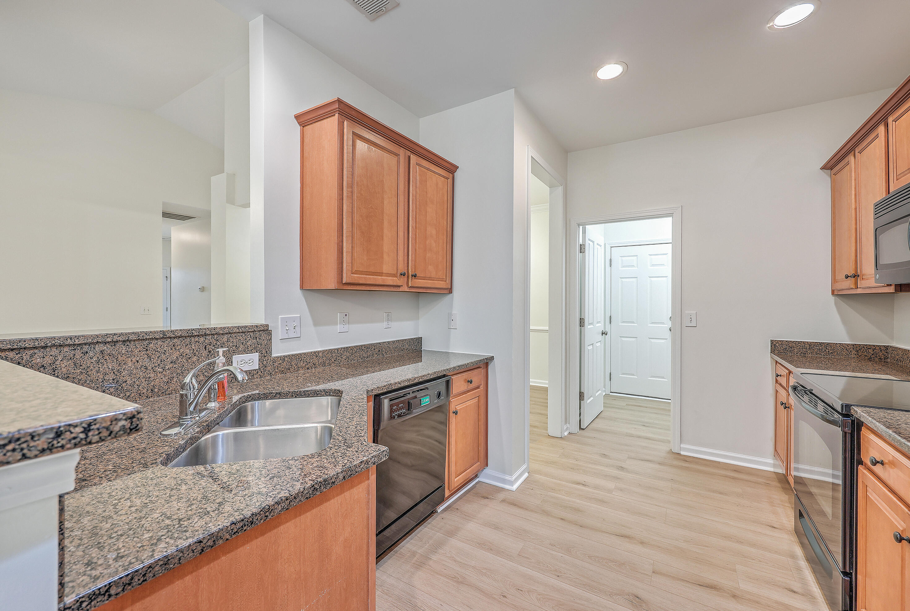 8518 Sentry Circle North Charleston, SC 29420 - Photo 13 of 36 ZYN_6344_45_46_47_48_49_50 2025-02-12