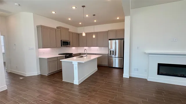 $2,600 | 5206 Sage Hls Drive, Iowa Colony, TX 77578