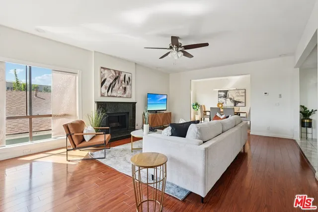 $929,000 | 1209 Amherst Avenue, Unit 201, Los Angeles, CA 90025