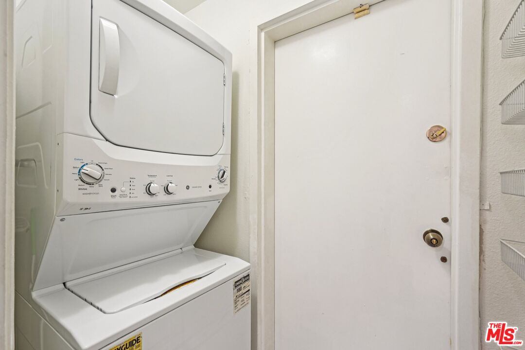 1209 Amherst Avenue, Unit 201 Los Angeles, CA 90025 - Photo 19 of 37