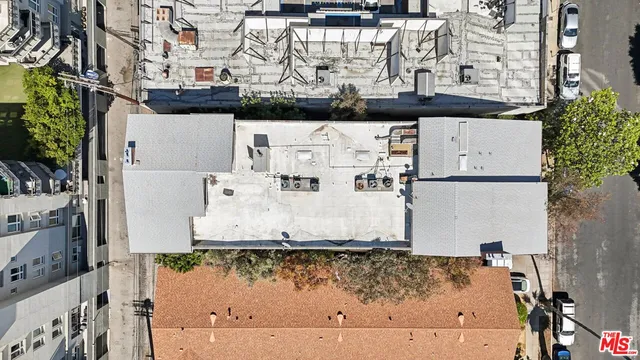 $929,000 | 1209 Amherst Avenue, Unit 201, Los Angeles, CA 90025