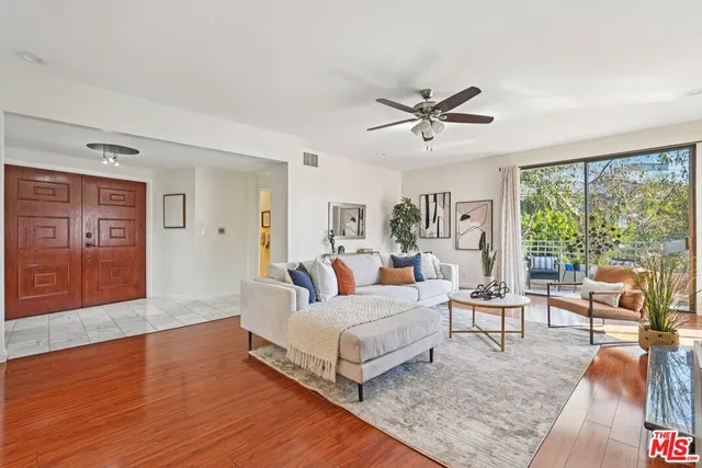 $929,000 | 1209 Amherst Avenue, Unit 201, Los Angeles, CA 90025