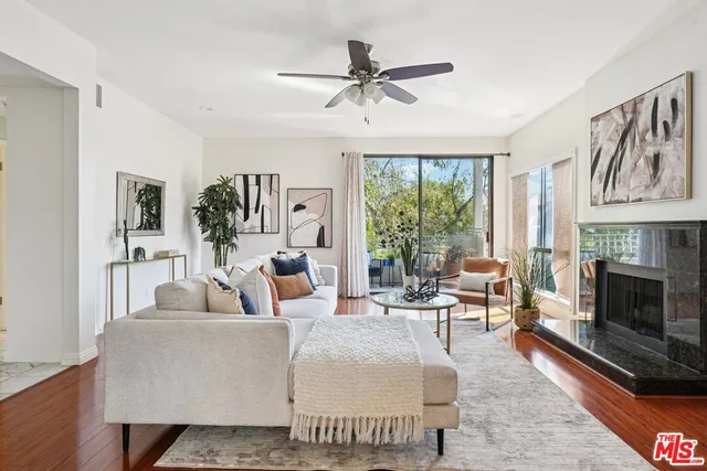 $929,000 | 1209 Amherst Avenue, Unit 201, Los Angeles, CA 90025