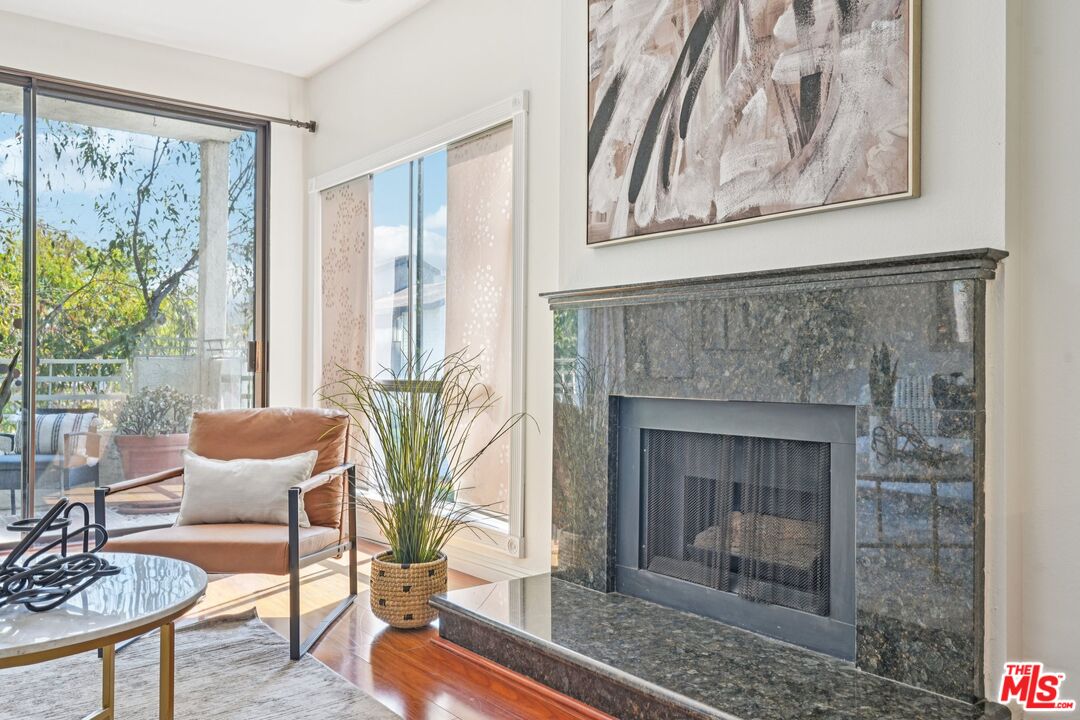 1209 Amherst Avenue, Unit 201 Los Angeles, CA 90025 - Photo 8 of 37