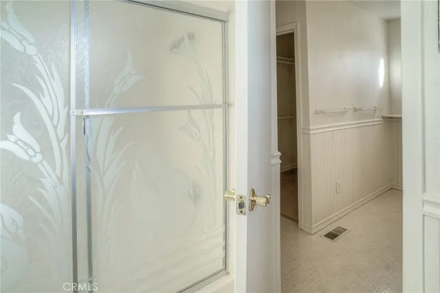 a view of entryway with a potted plant