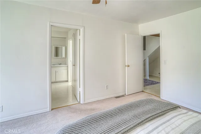 a view of a livingroom with an empty space