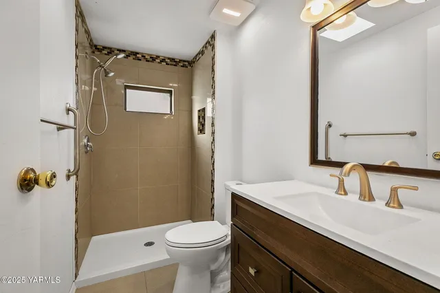 $95,000 | 802 North 40th Avenue, Unit 32, Yakima, WA 98908