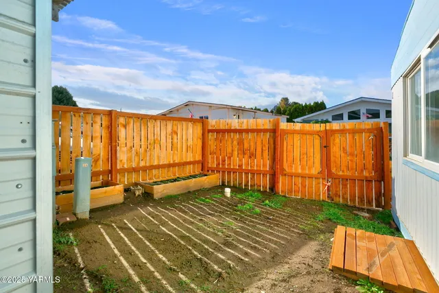 $95,000 | 802 North 40th Avenue, Unit 32, Yakima, WA 98908