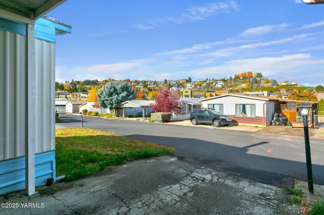 $95,000 | 802 North 40th Avenue, Unit 32, Yakima, WA 98908