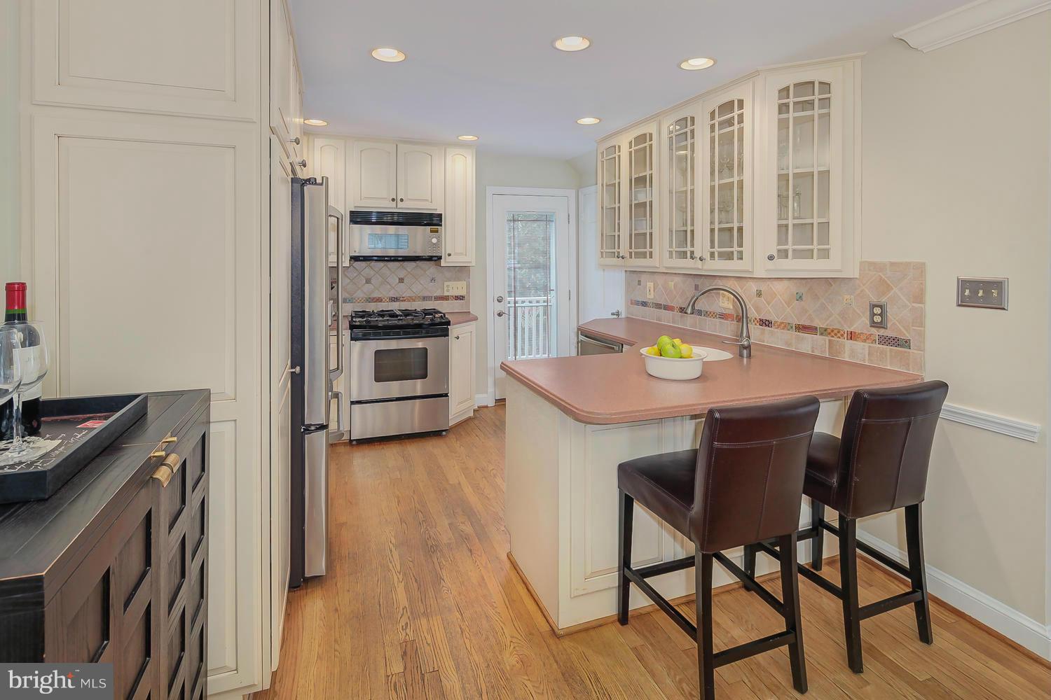 5024 34th Road North Arlington, VA 22207 - Photo 8 of 27 Kitchen
