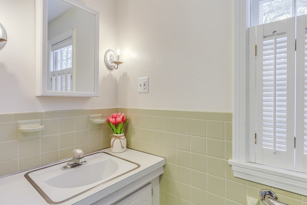86 Holly Hill Road Barnstable, MA 02632 - Photo 12 of 31