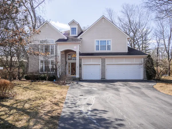 $7,500 | 33 River Oaks Circle East, Buffalo Grove, IL 60089
