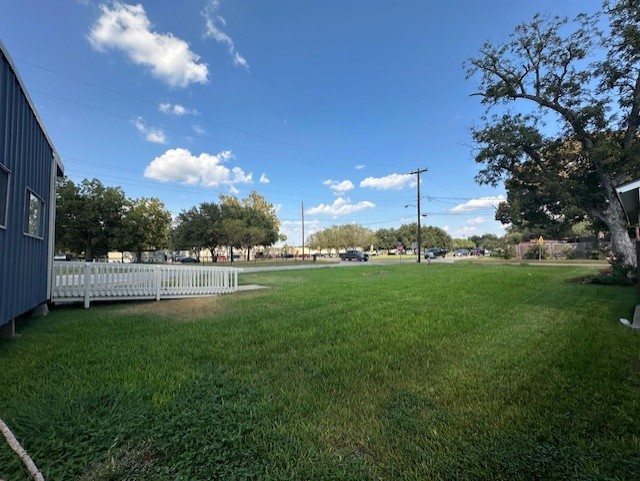 108 East Santa Fe Street Wharton, TX 77488 - Photo 7 of 8 a view of a park with large trees