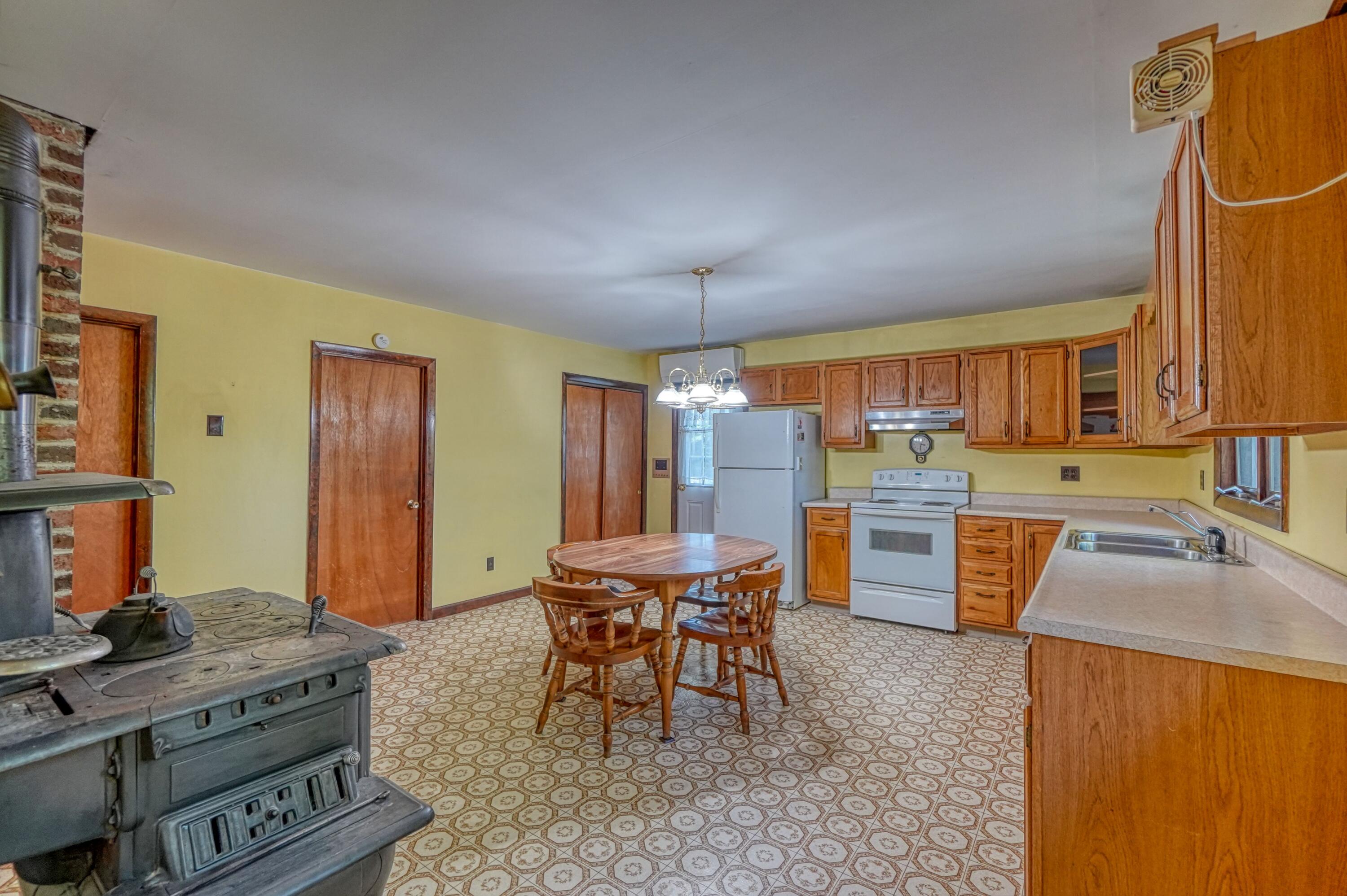 262 Hill Road Clinton, ME 04927 - Photo 13 of 62 DSC03212